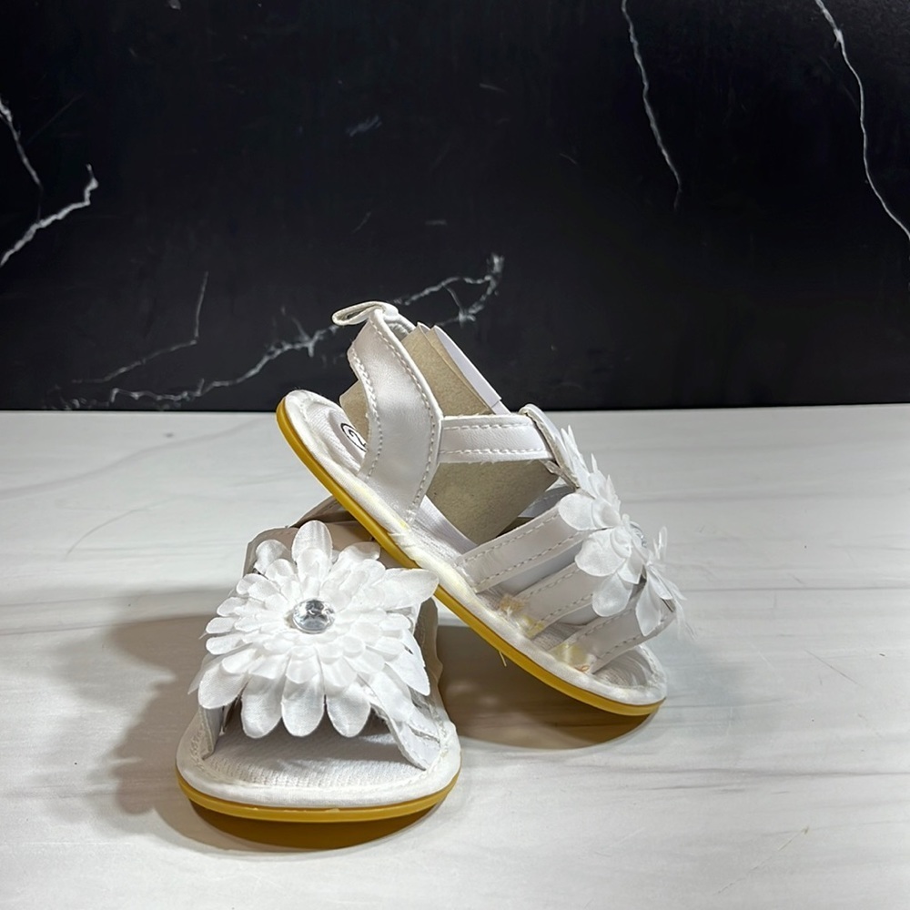 Unbranded Baby Sandals White sz 2